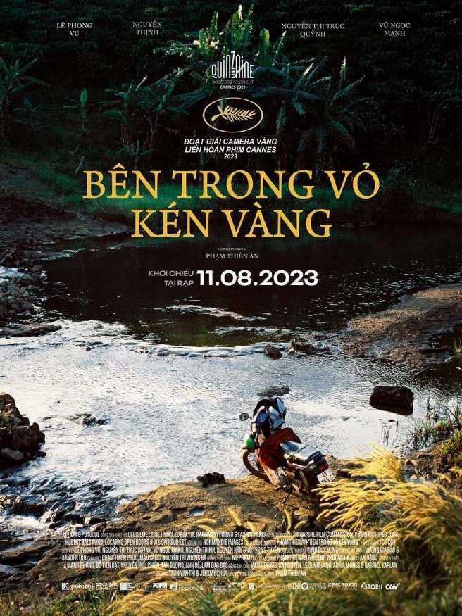 Bên Trong Vỏ Kén Vàng Bên Trong Vỏ Kén Vàng